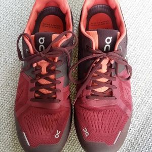 ON Cloud Ace *NWOT* size 10.5 Women's